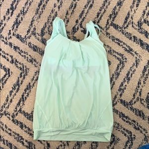Lululemon tank with built in bra